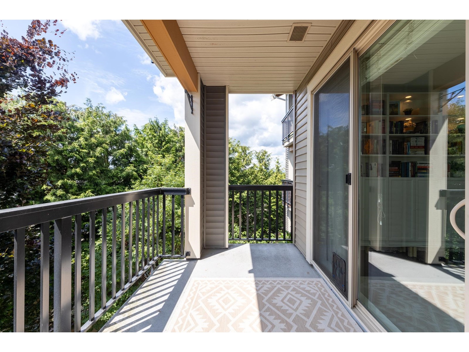 Photo 9 of 323 5655 210 A Street, Langley BC