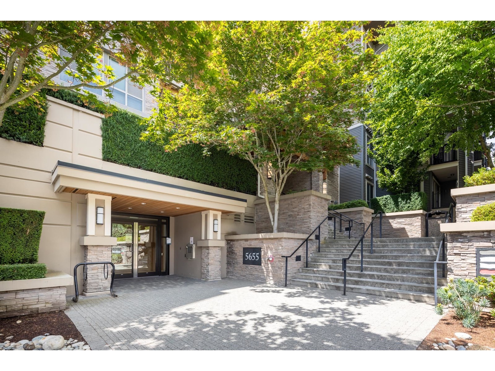 Photo 1 of 323 5655 210 A Street, Langley BC