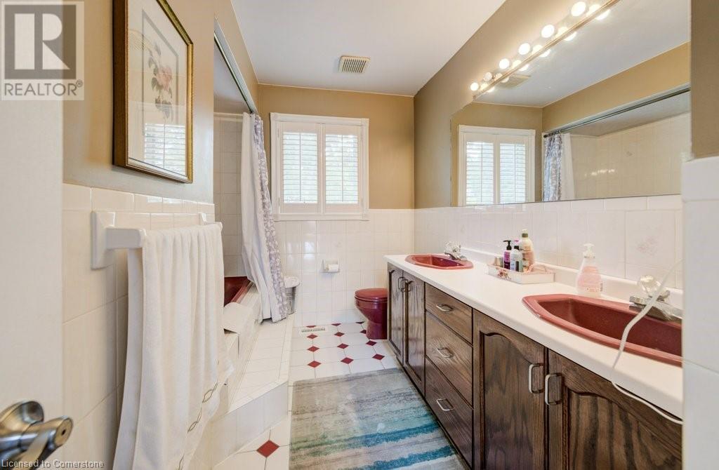 Photo 32 of 1056 Plains View Avenue, Burlington ON
