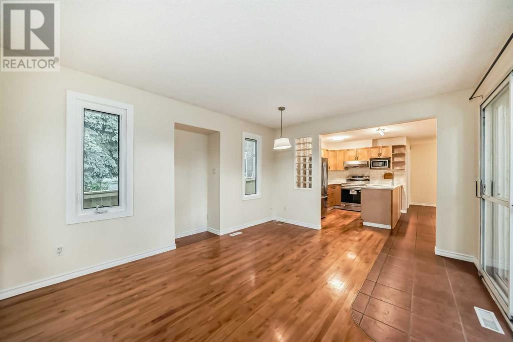 Single Family House Bungalow for Sale in  Dalhart Hill NW Dalhousie Calgary 