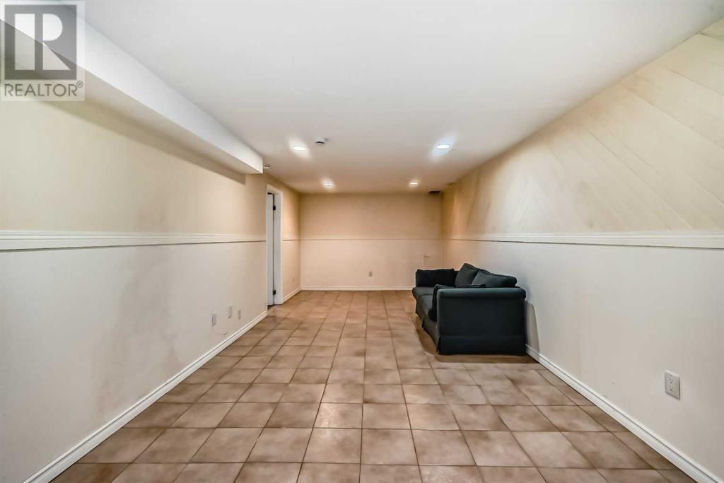 Single Family House Bungalow for Sale in  Dalhart Hill NW Dalhousie Calgary 