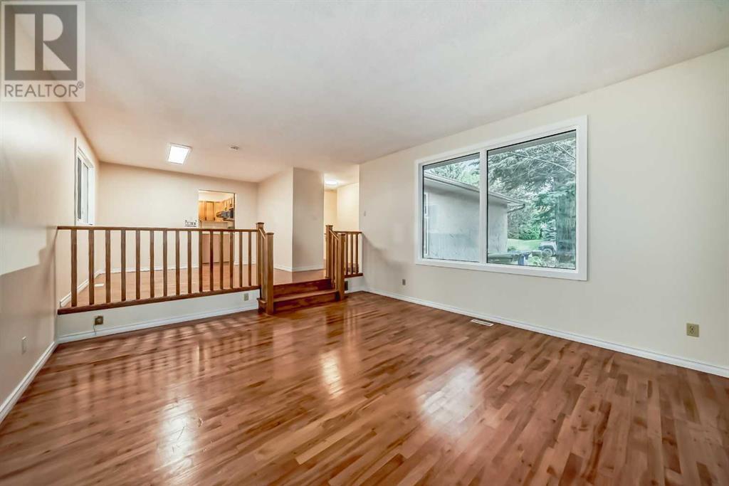 Single Family House Bungalow for Sale in  Dalhart Hill NW Dalhousie Calgary 