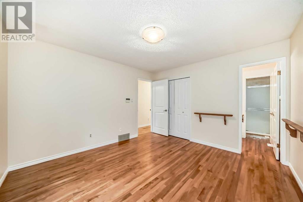 5531 Dalhart Hill NW, Calgary, Alberta