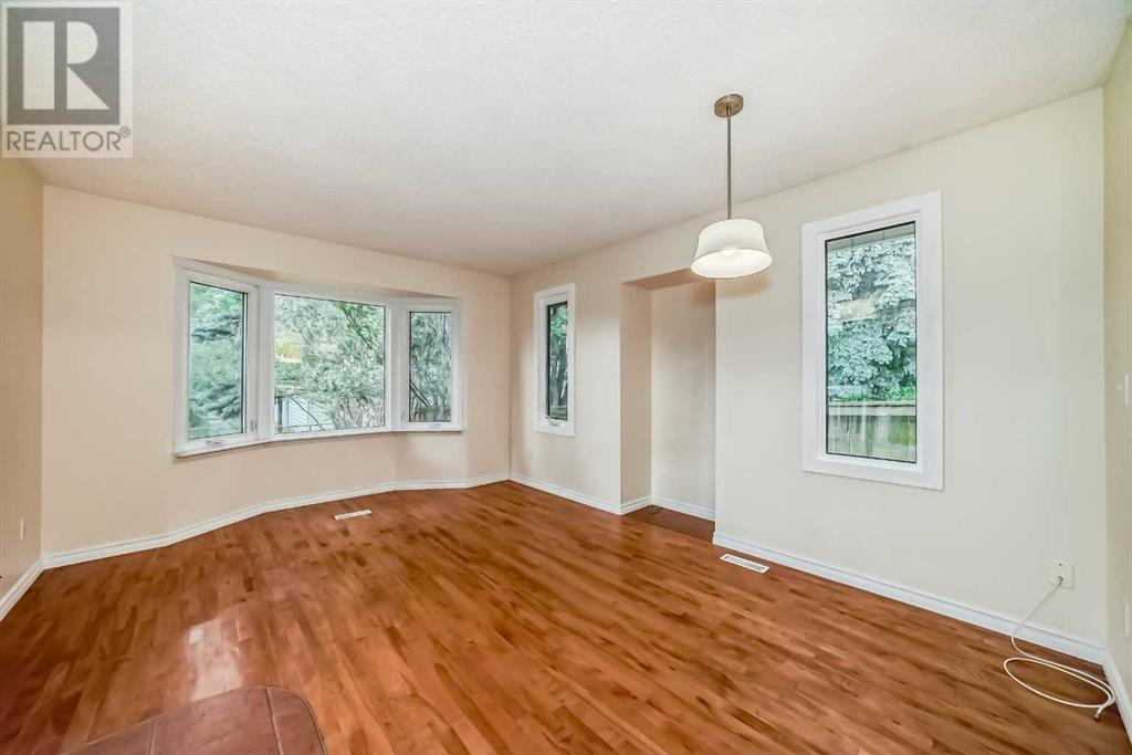 Single Family House Bungalow for Sale in  Dalhart Hill NW Dalhousie Calgary 
