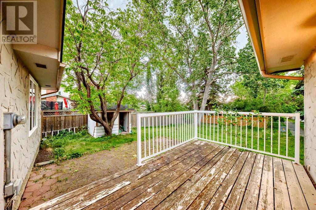 Single Family House Bungalow for Sale in  Dalhart Hill NW Dalhousie Calgary 