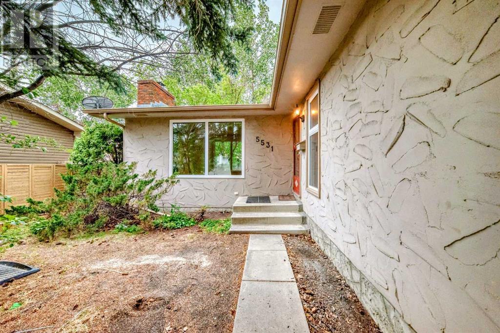 Single Family House Bungalow for Sale in  Dalhart Hill NW Dalhousie Calgary 