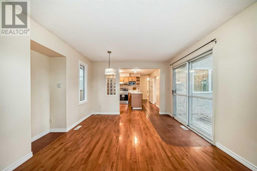 Single Family House Bungalow for Sale in  Dalhart Hill NW Dalhousie Calgary 