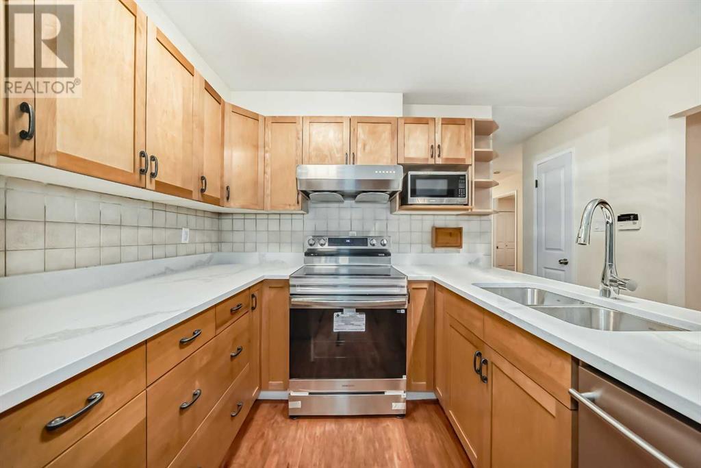 Single Family House Bungalow for Sale in  Dalhart Hill NW Dalhousie Calgary 