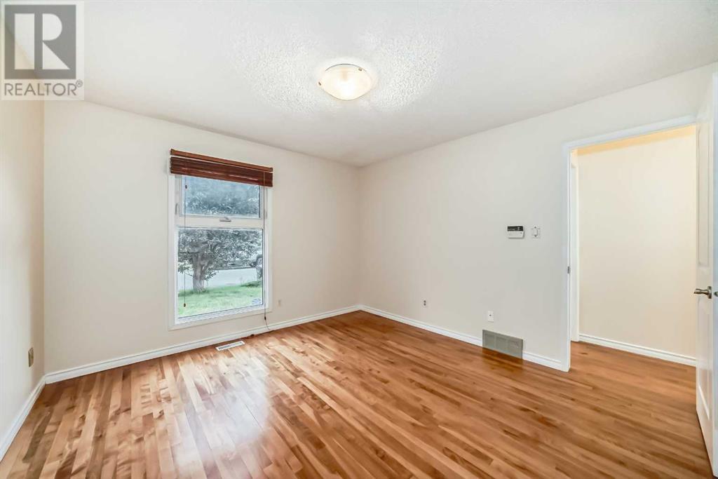 Single Family House Bungalow for Sale in  Dalhart Hill NW Dalhousie Calgary 