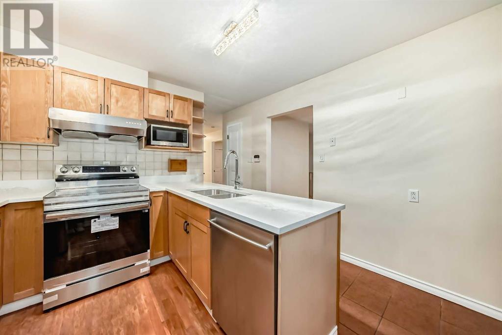 Single Family House Bungalow for Sale in  Dalhart Hill NW Dalhousie Calgary 
