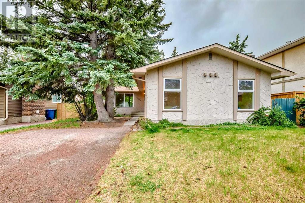 Single Family House Bungalow for Sale in  Dalhart Hill NW Dalhousie Calgary 