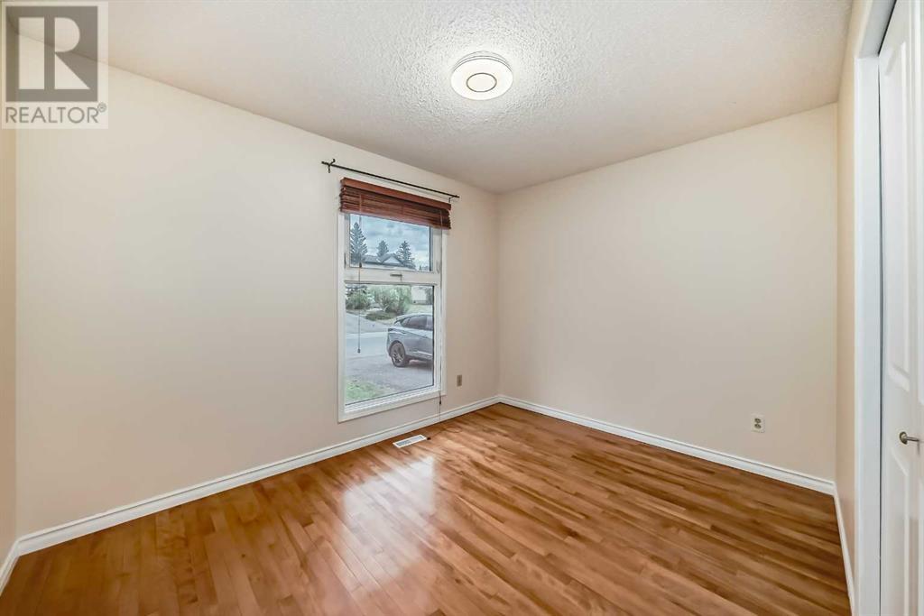 Single Family House Bungalow for Sale in  Dalhart Hill NW Dalhousie Calgary 