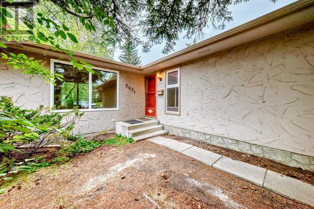 Single Family House Bungalow for Sale in  Dalhart Hill NW Dalhousie Calgary 