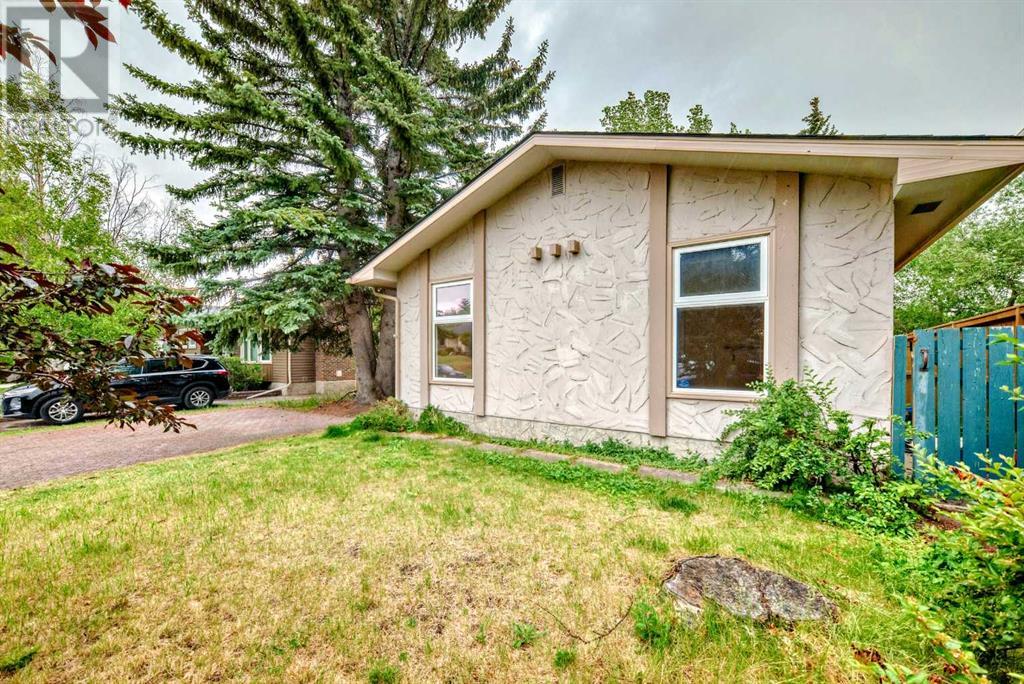 Single Family House Bungalow for Sale in  Dalhart Hill NW Dalhousie Calgary 
