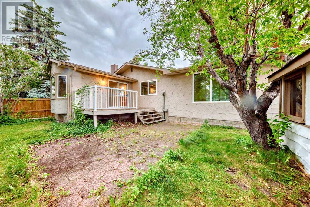 Single Family House Bungalow for Sale in  Dalhart Hill NW Dalhousie Calgary 