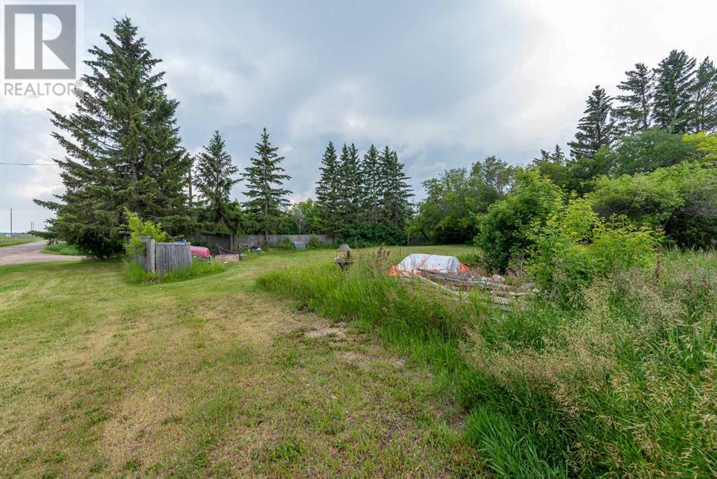 Photo 2 of 4901 4905 51 Street, Streamstown AB