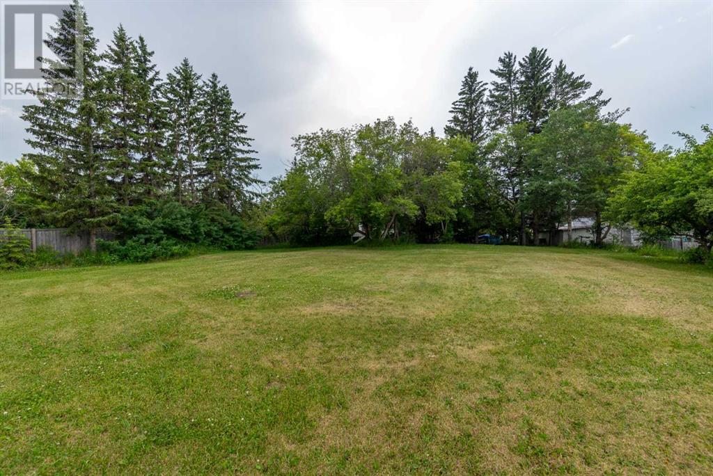 Photo 13 of 4901 4905 51 Street, Streamstown AB