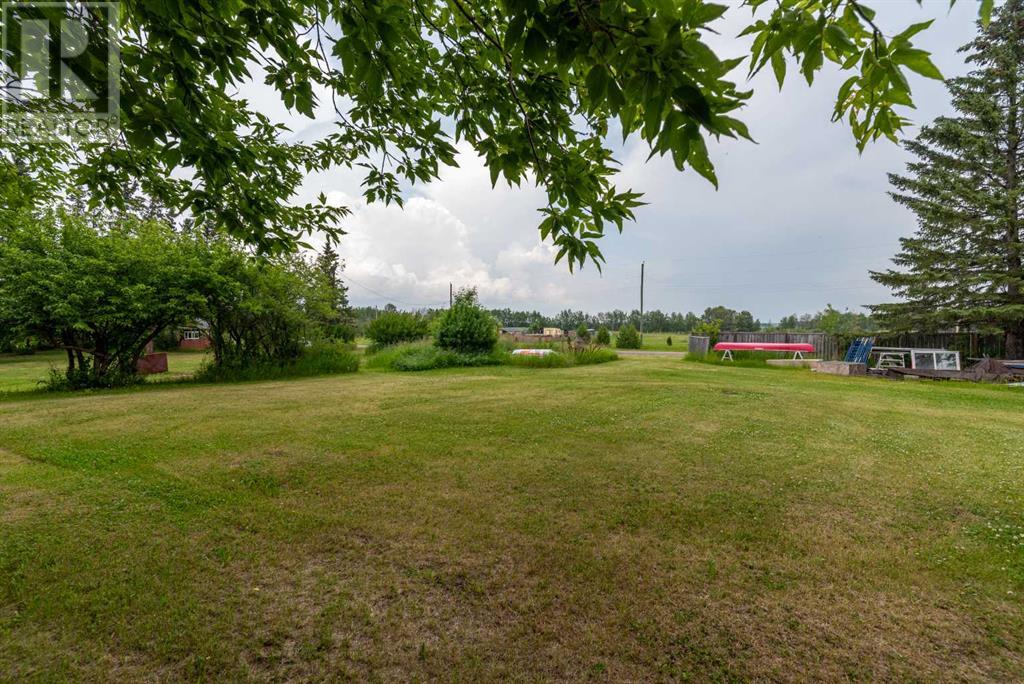 Photo 8 of 4901 4905 51 Street, Streamstown AB