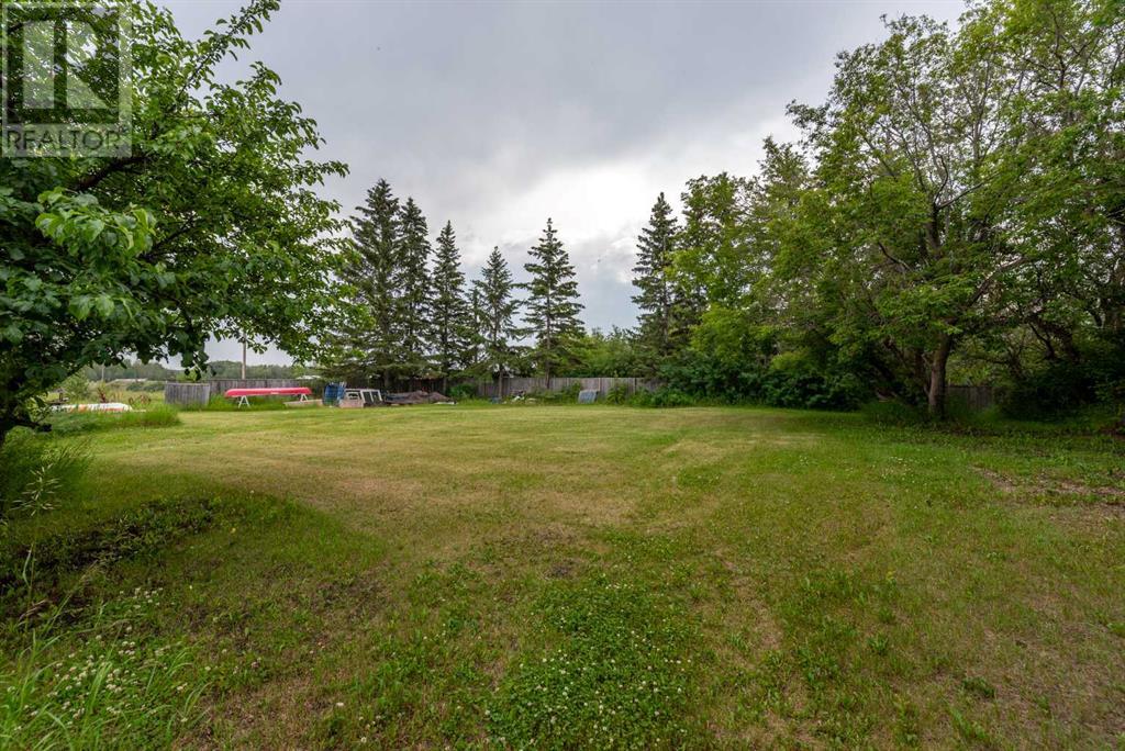Photo 9 of 4901 4905 51 Street, Streamstown AB