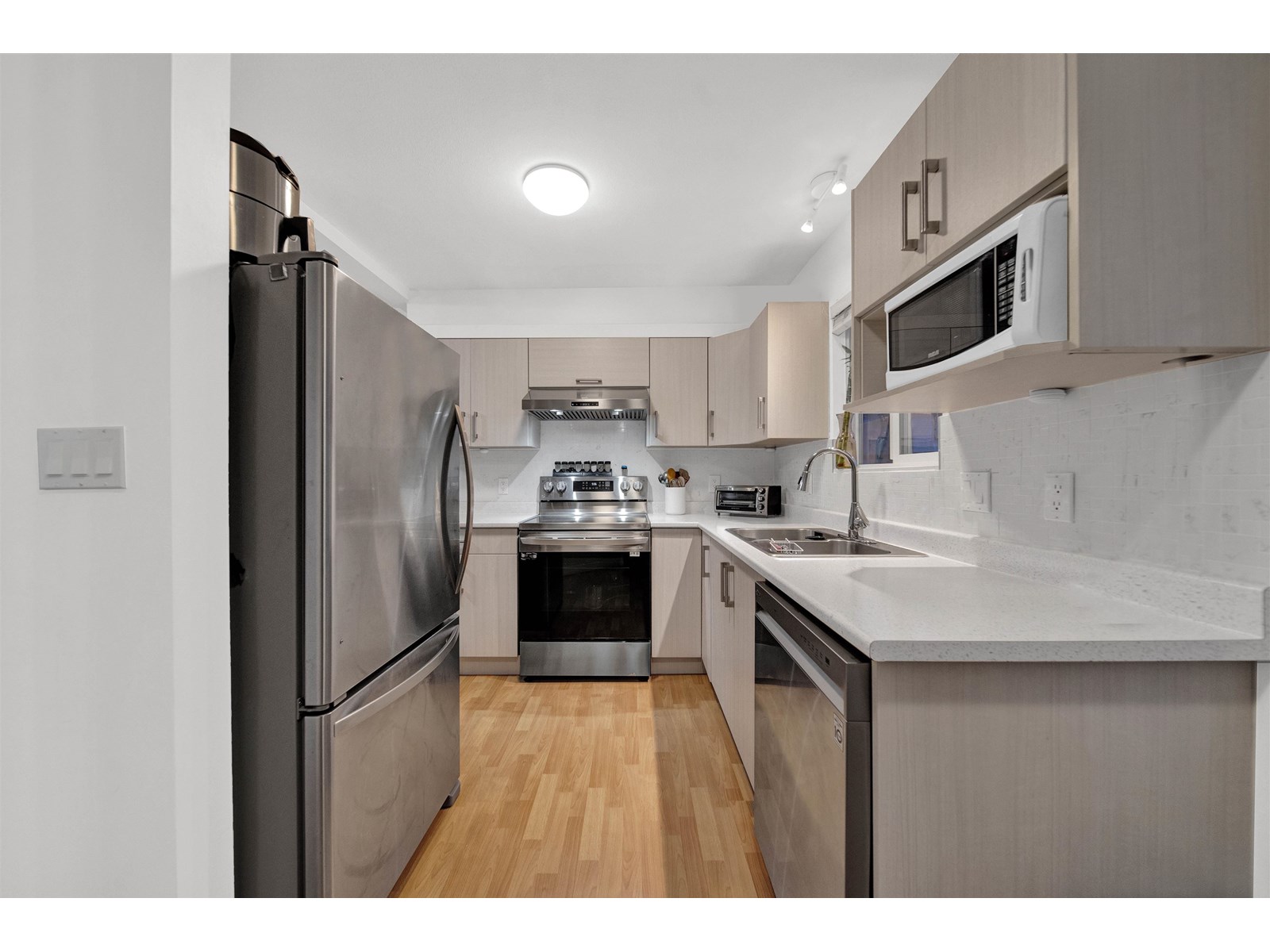 Photo 10 of 12 12738 66 Avenue, Surrey BC