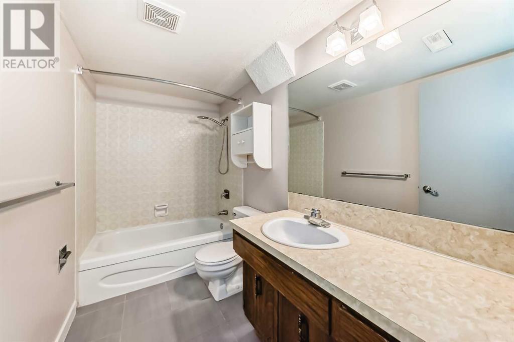 Single Family House Bi-level for Sale in   Street NW Dalhousie Calgary 