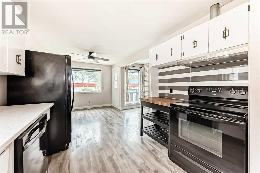 Single Family House Bi-level for Sale in   Street NW Dalhousie Calgary 