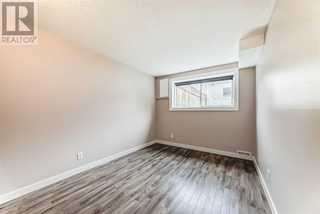Single Family House Bi-level for Sale in   Street NW Dalhousie Calgary 