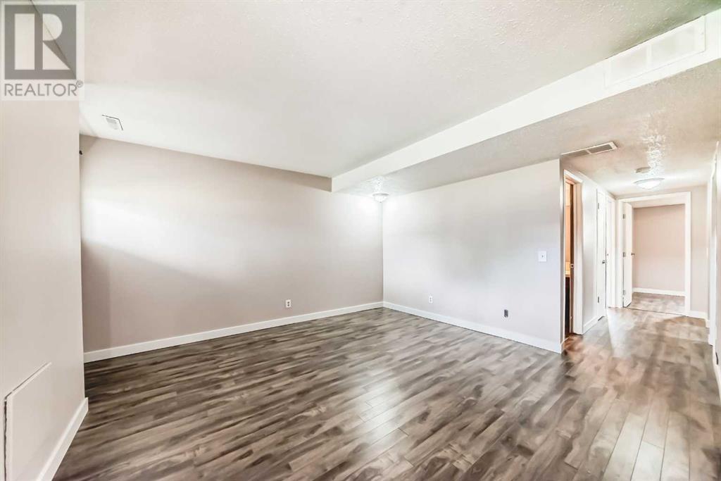 Single Family House Bi-level for Sale in   Street NW Dalhousie Calgary 