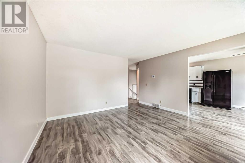Single Family House Bi-level for Sale in   Street NW Dalhousie Calgary 