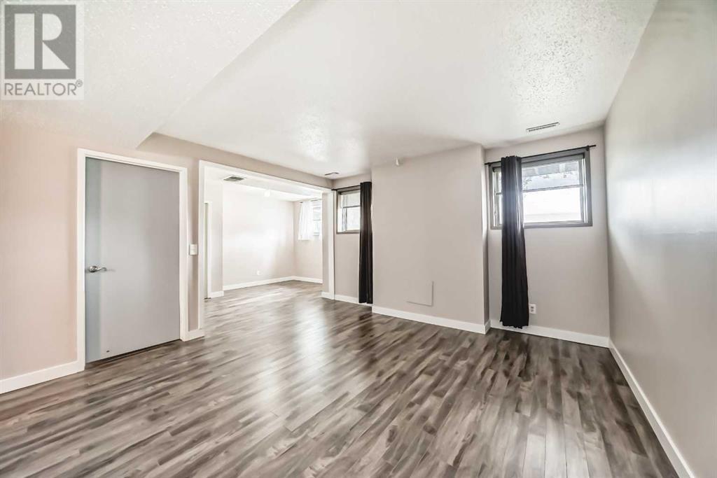 Single Family House Bi-level for Sale in   Street NW Dalhousie Calgary 