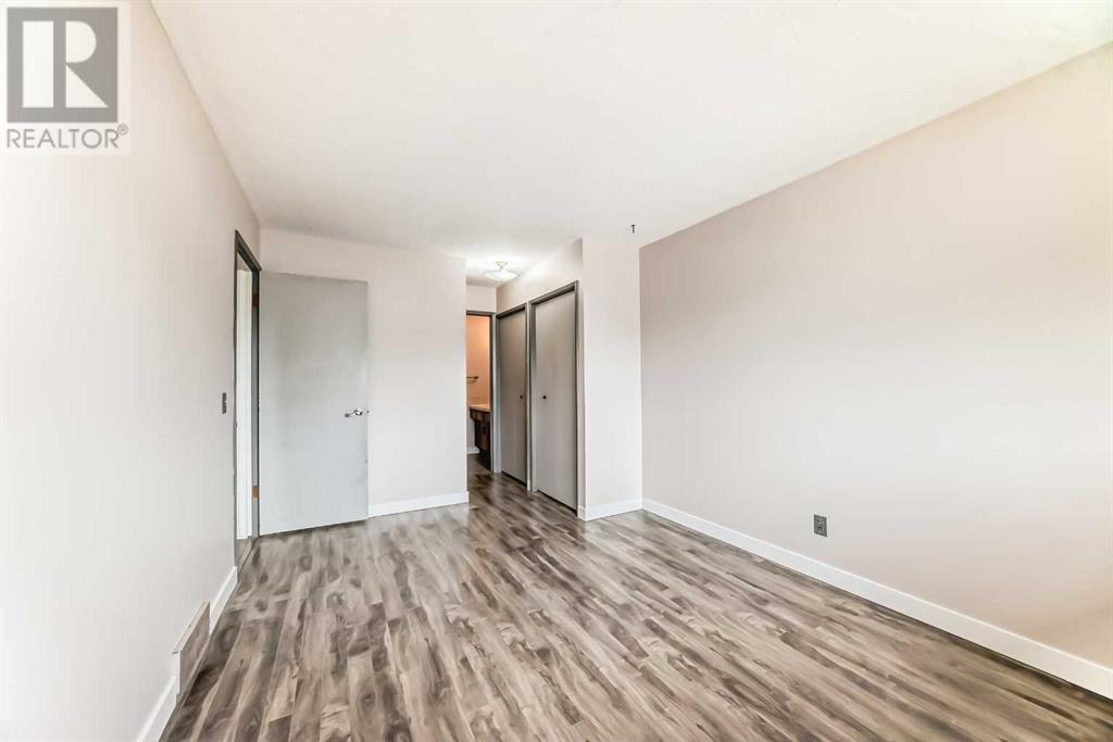 Single Family House Bi-level for Sale in   Street NW Dalhousie Calgary 