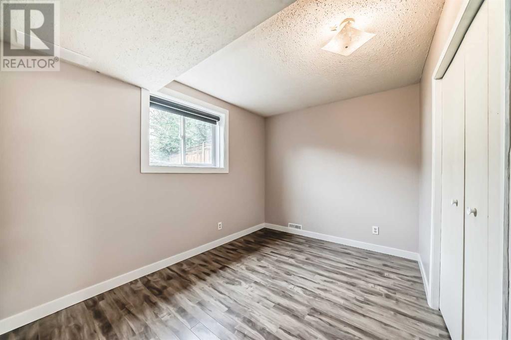 Single Family House Bi-level for Sale in   Street NW Dalhousie Calgary 