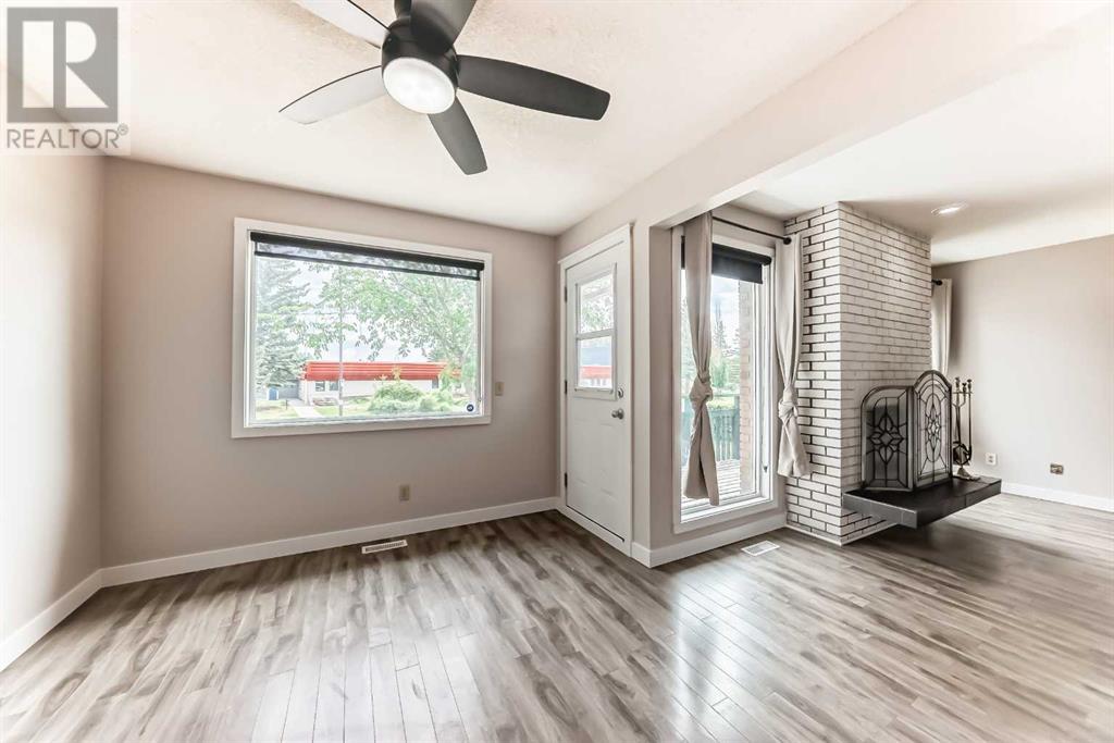 Single Family House Bi-level for Sale in   Street NW Dalhousie Calgary 