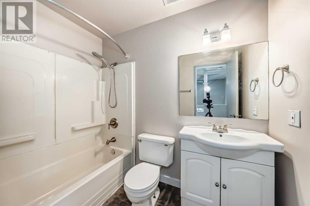 Single Family House Bi-level for Sale in   Street NW Dalhousie Calgary 