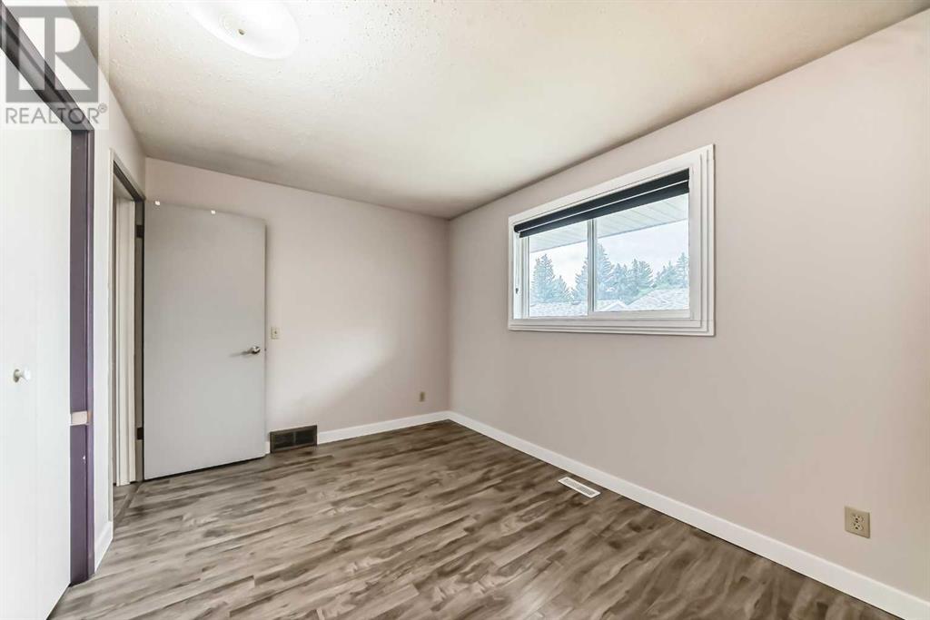 Single Family House Bi-level for Sale in   Street NW Dalhousie Calgary 