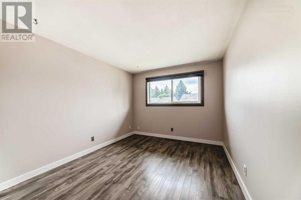 Single Family House Bi-level for Sale in   Street NW Dalhousie Calgary 