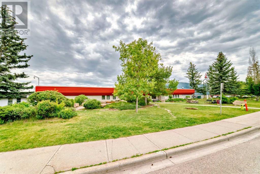 Single Family House Bi-level for Sale in   Street NW Dalhousie Calgary 
