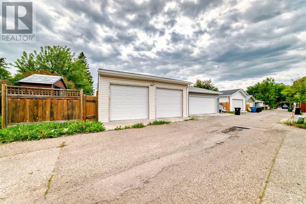 Single Family House Bi-level for Sale in   Street NW Dalhousie Calgary 