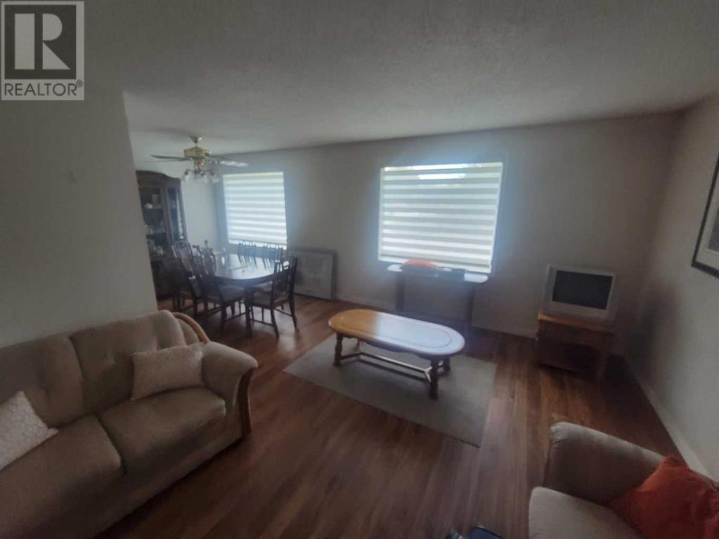 Single Family House Bungalow for Sale in  Dovercrest Drive SE Dover Calgary 