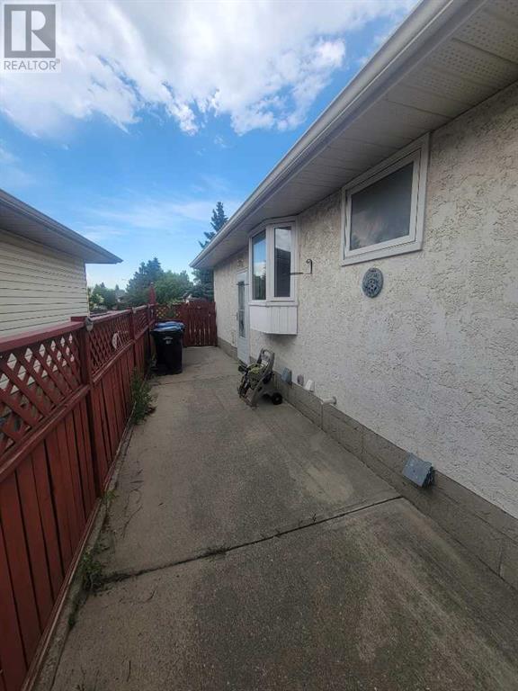Single Family House Bungalow for Sale in  Dovercrest Drive SE Dover Calgary 
