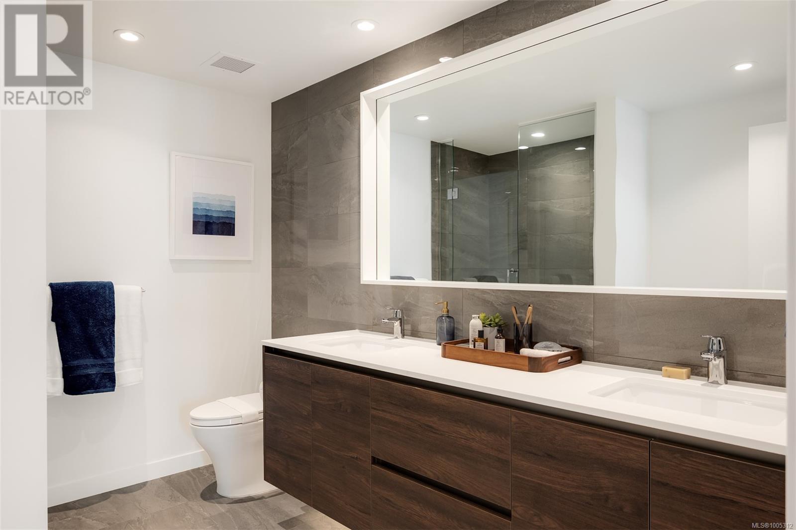 #407 363 TYEE RD - Image 26