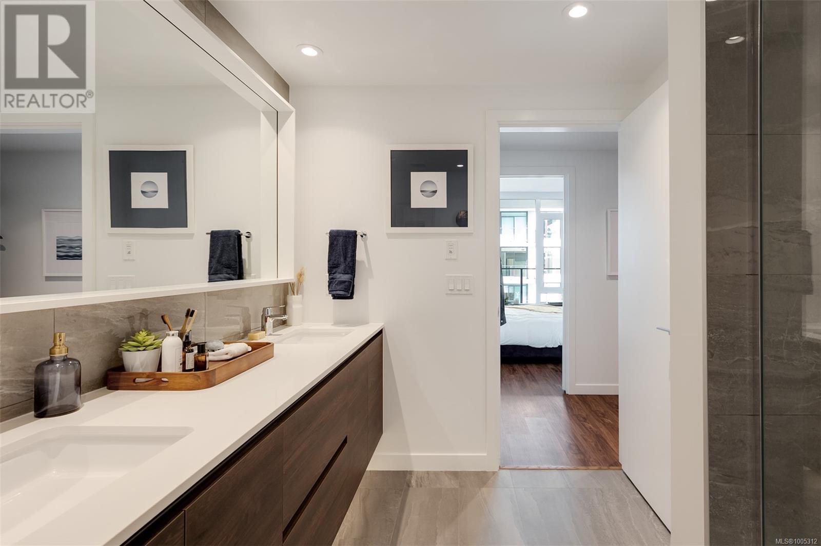 #407 363 TYEE RD - Image 27