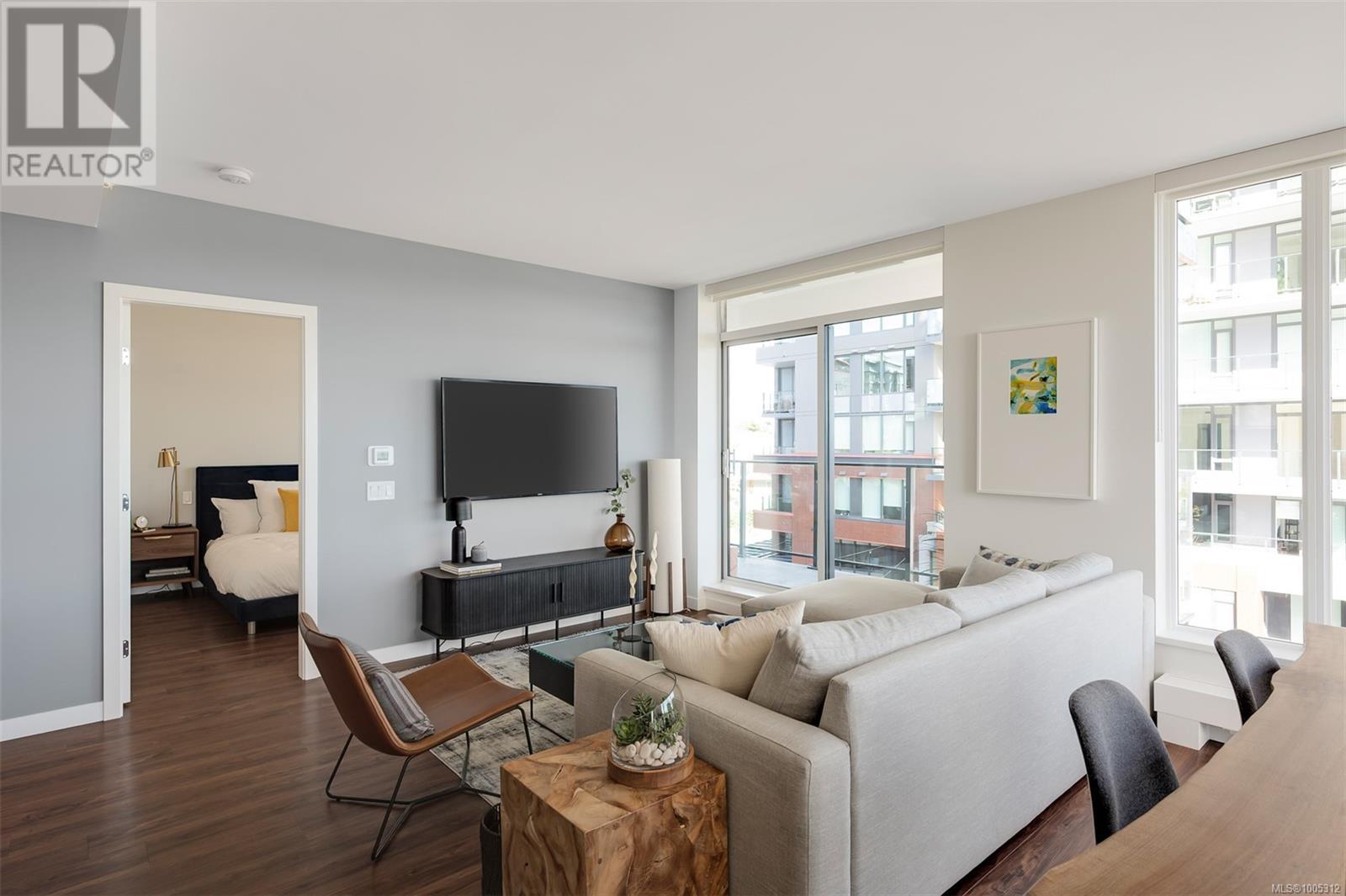 #407 363 TYEE RD - Image 5