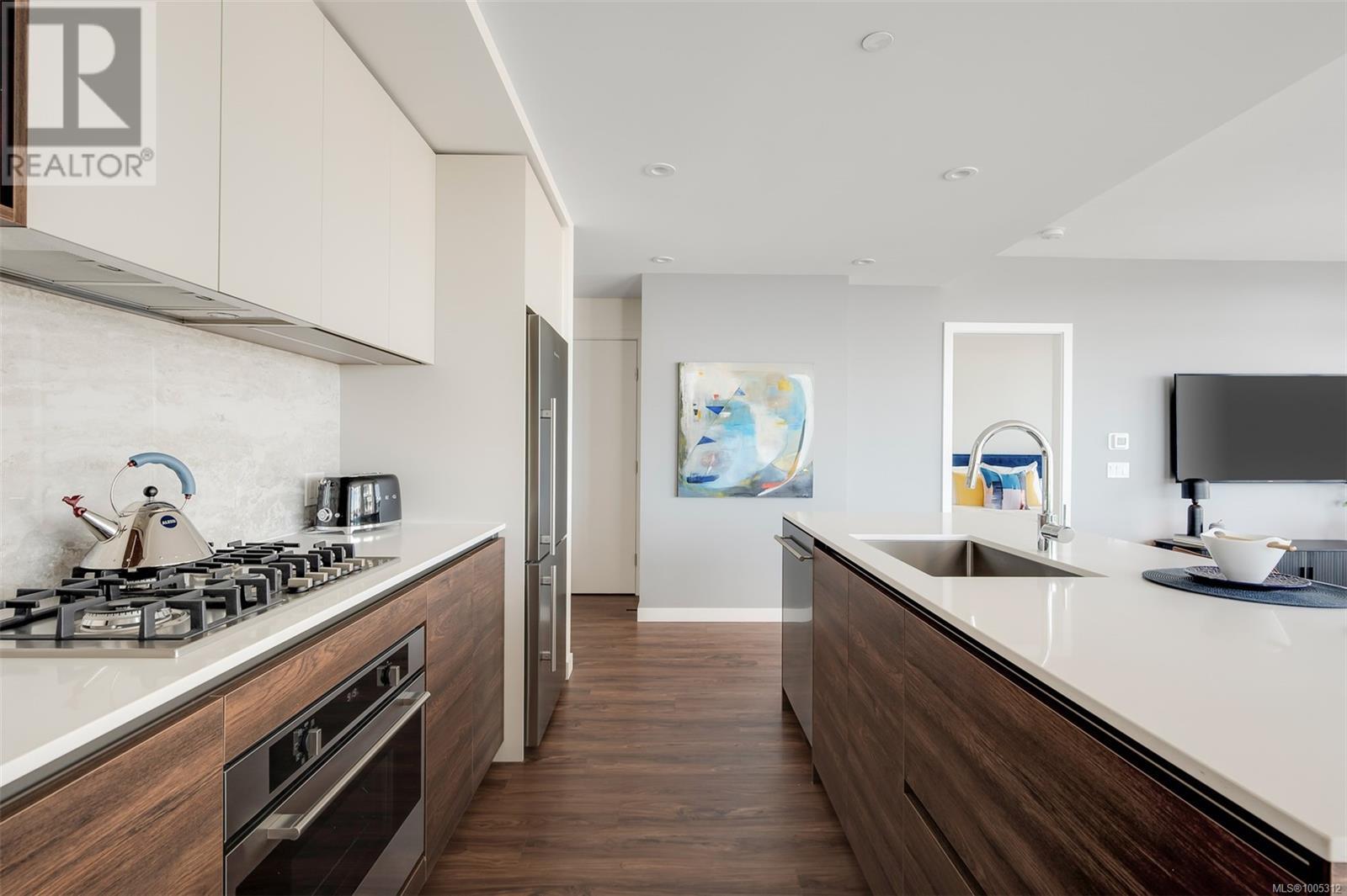 #407 363 TYEE RD - Image 16