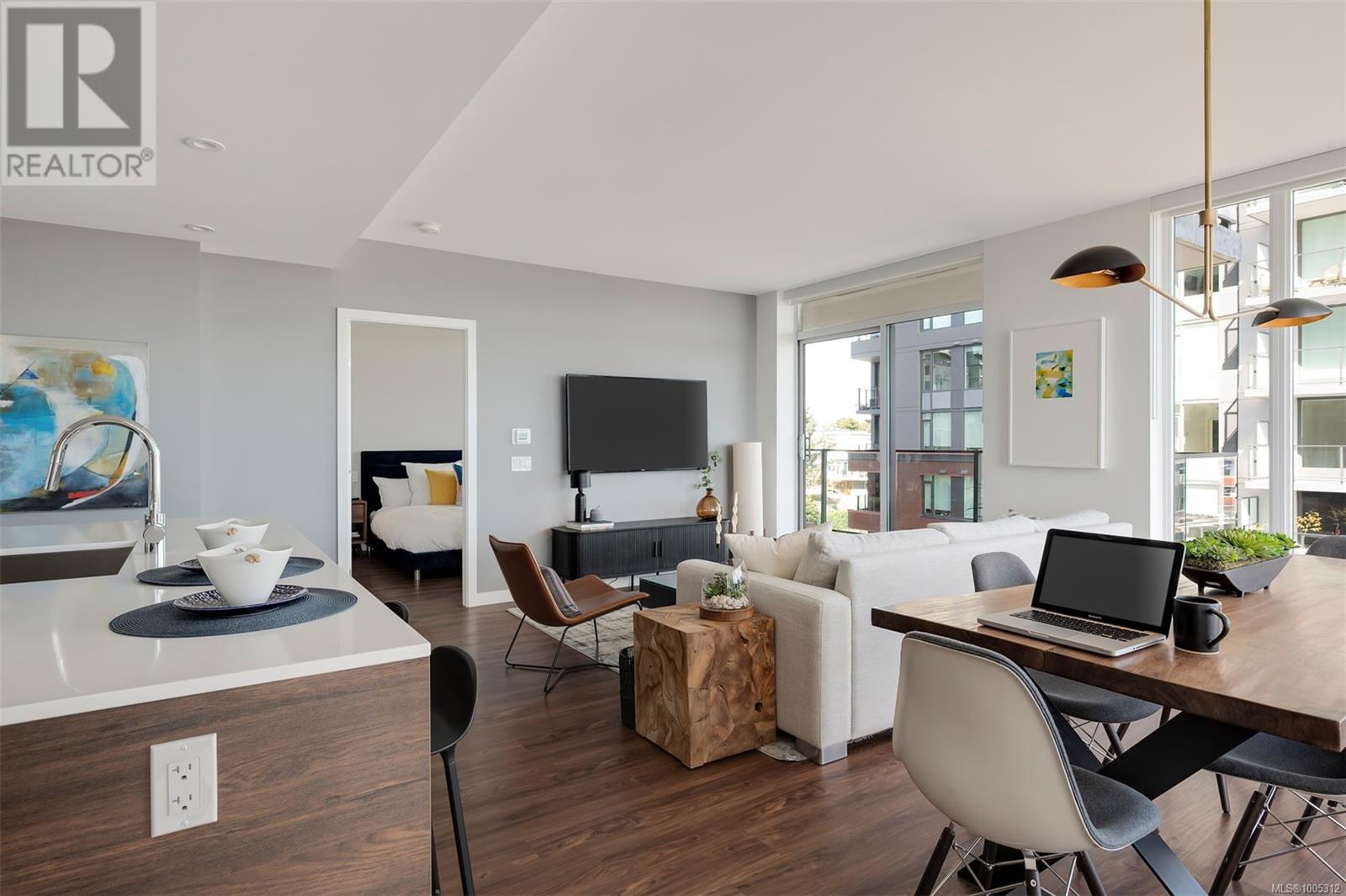 #407 363 TYEE RD - Image 21