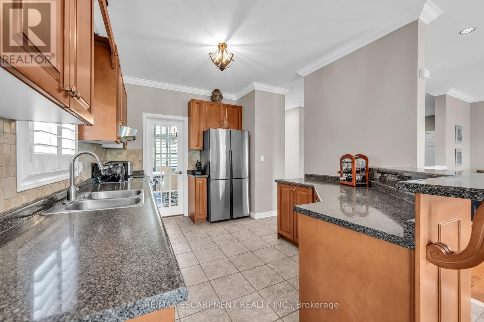 Photo 13 of 38 Sunbeam Drive, Hamilton ON
