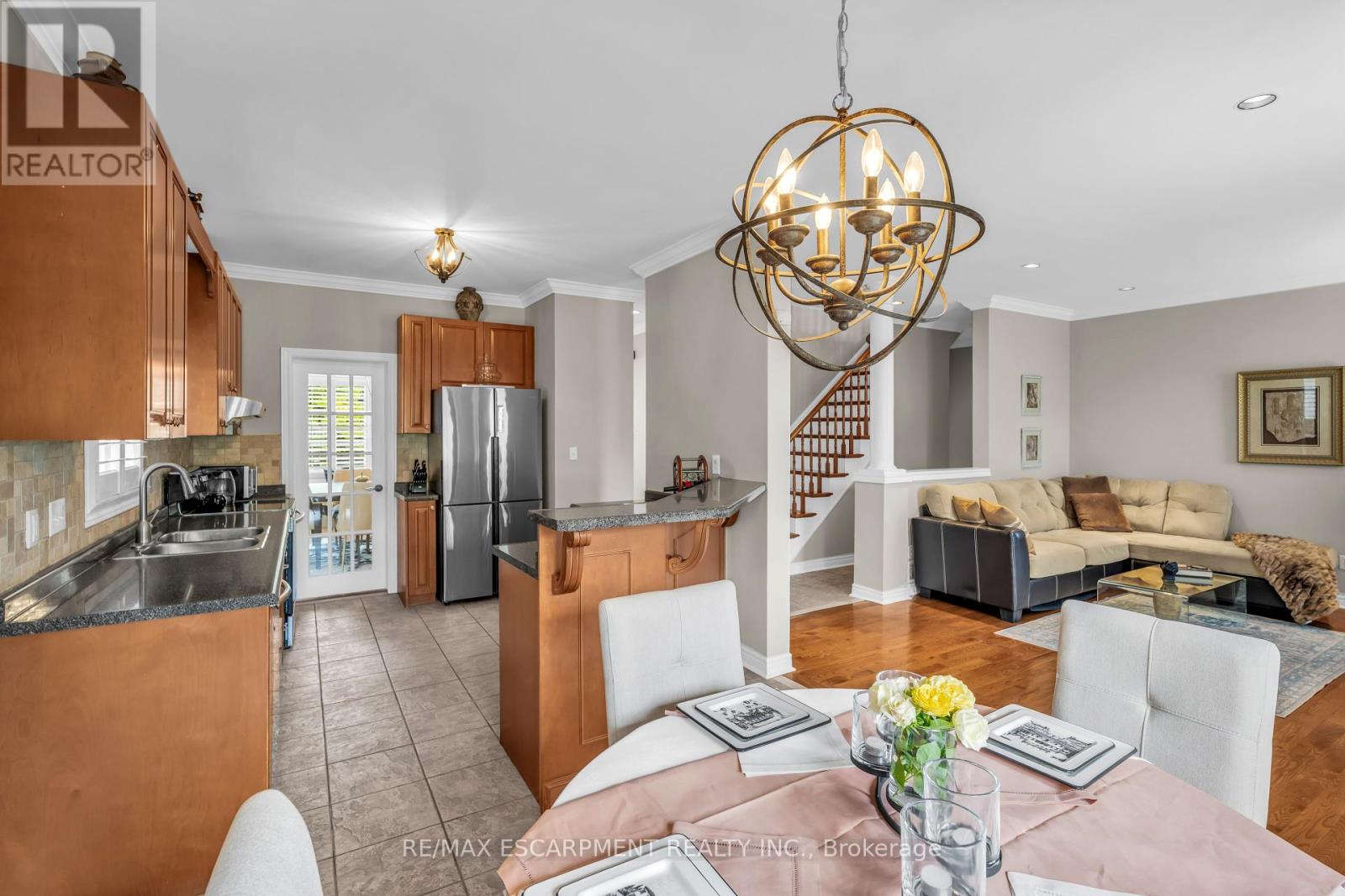 Photo 16 of 38 Sunbeam Drive, Hamilton ON