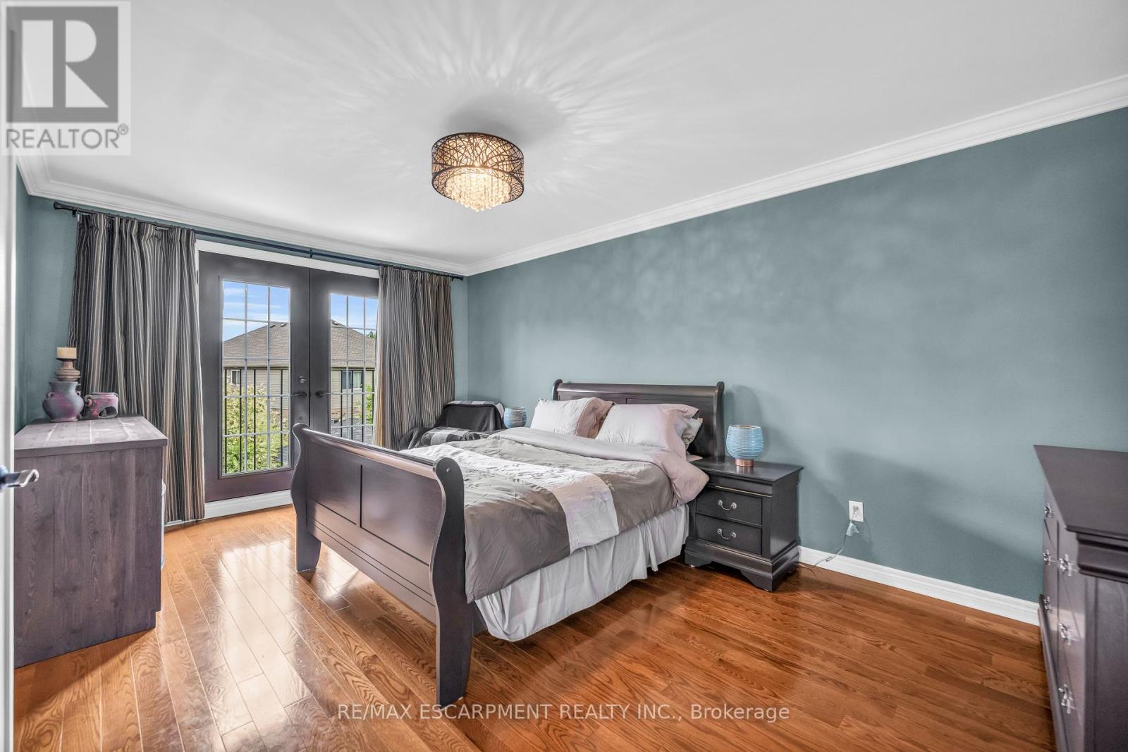 Photo 25 of 38 Sunbeam Drive, Hamilton ON