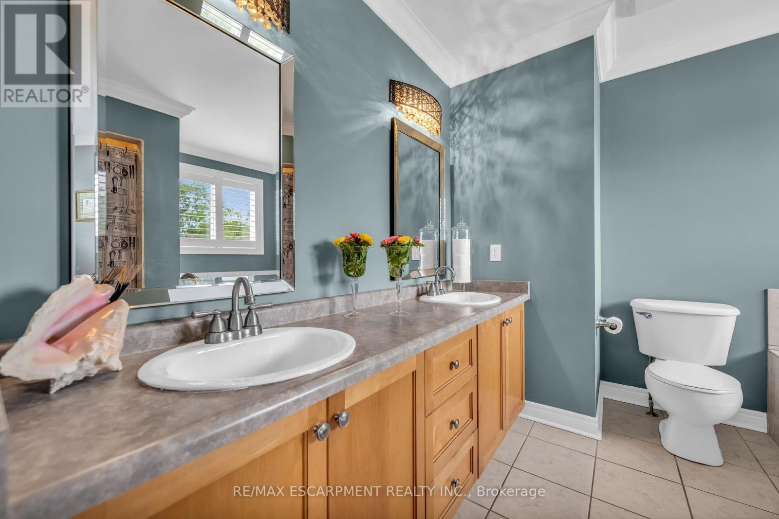 Photo 28 of 38 Sunbeam Drive, Hamilton ON