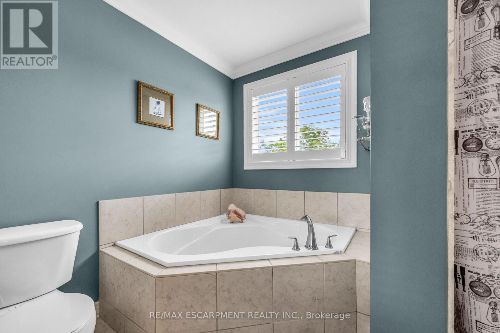 Photo 29 of 38 Sunbeam Drive, Hamilton ON